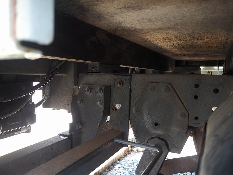 いすゞエルフ4WD標準ショート10尺平ボディ垂直パワーゲート|中古トラックの販売・買取・査定のアイナビ