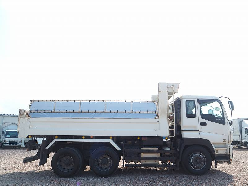 いすゞギガ2デフ積載9.3t5.3×2.3mダンプ電動コボレーン付|中古トラックの販売・買取・査定のアイナビ