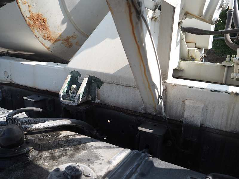 デュトロカヤバ製コンクリートミキサー車電動スランプガード|中古トラックの販売・買取・査定のアイナビ