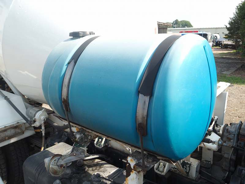 デュトロカヤバ製コンクリートミキサー車電動スランプガード|中古トラックの販売・買取・査定のアイナビ