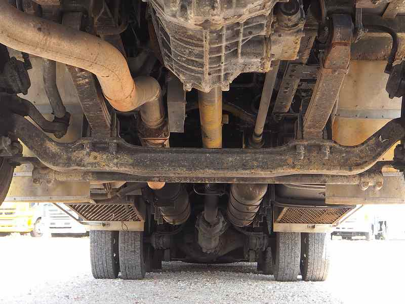 ギガ4軸低床リターダリーフサスセルフ自動あゆみウインチ|中古トラックの販売・買取・査定のアイナビ