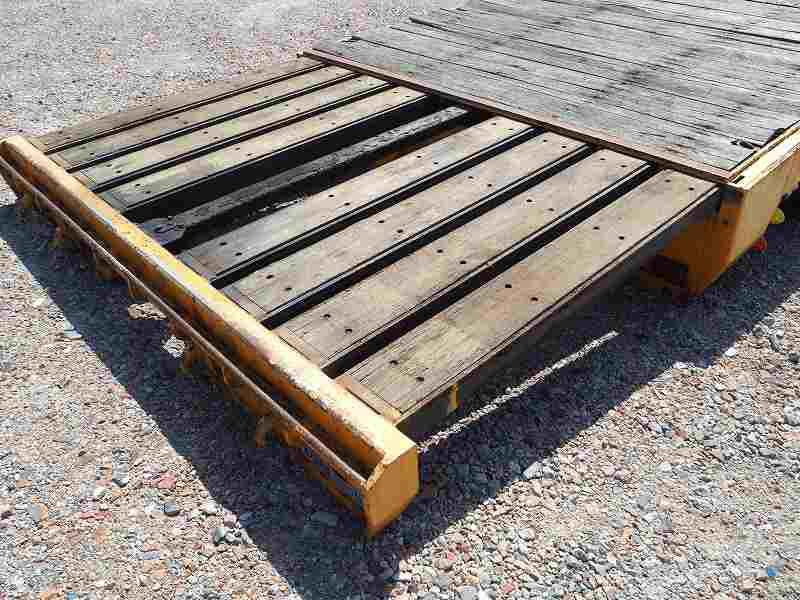 ギガ4軸低床リターダリーフサスセルフ自動あゆみウインチ|中古トラックの販売・買取・査定のアイナビ