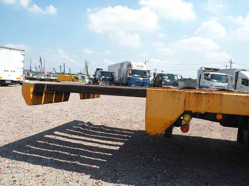 ギガ4軸低床リターダリーフサスセルフ自動あゆみウインチ|中古トラックの販売・買取・査定のアイナビ