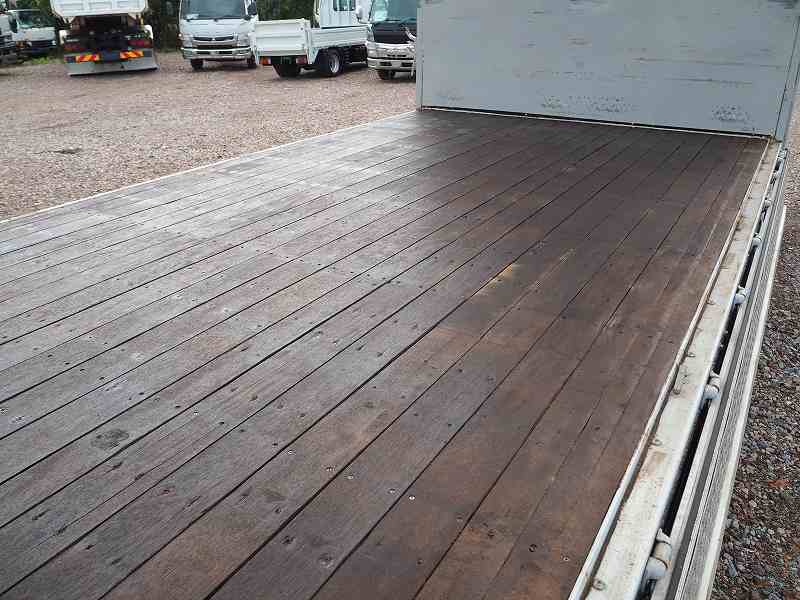 いすゞフォワード6200ワイドエアサスベッド付アルミウイング|中古トラックの販売・買取・査定のアイナビ