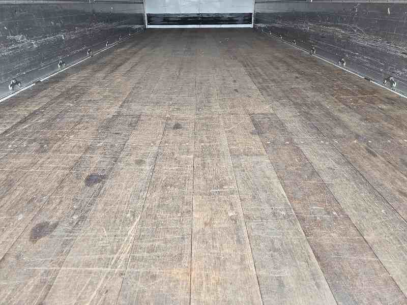 キャンターEX6.2mボディウイング格納パワーゲートラジコン付|中古トラックの販売・買取・査定のアイナビ