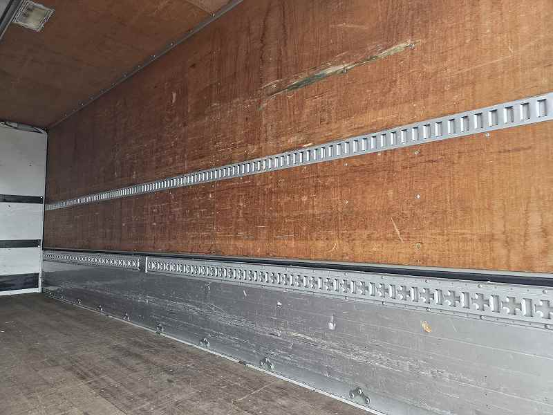 キャンターEX6.2mボディウイング格納パワーゲートラジコン付|中古トラックの販売・買取・査定のアイナビ