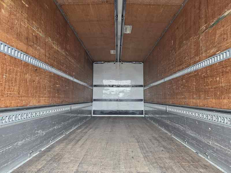 キャンターEX6.2mボディウイング格納パワーゲートラジコン付|中古トラックの販売・買取・査定のアイナビ