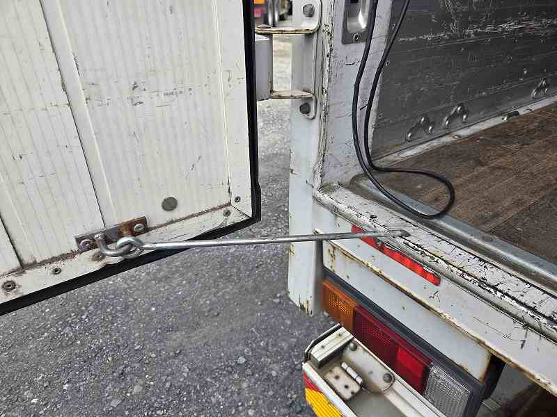 キャンターEX6.2mボディウイング格納パワーゲートラジコン付|中古トラックの販売・買取・査定のアイナビ