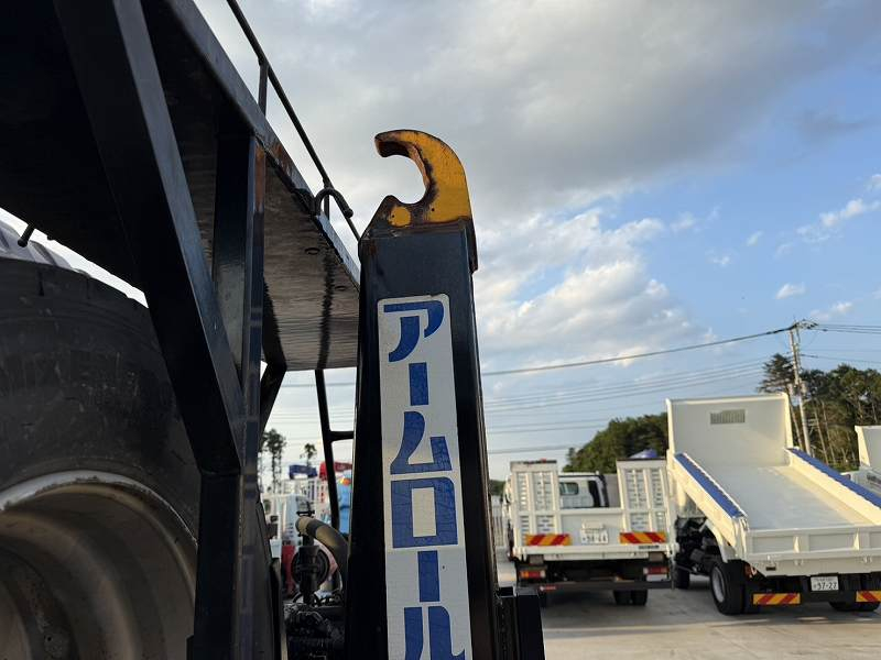 フォワード増トン新明和アームロールツインホイスト積載7.4t|中古トラックの販売・買取・査定のアイナビ