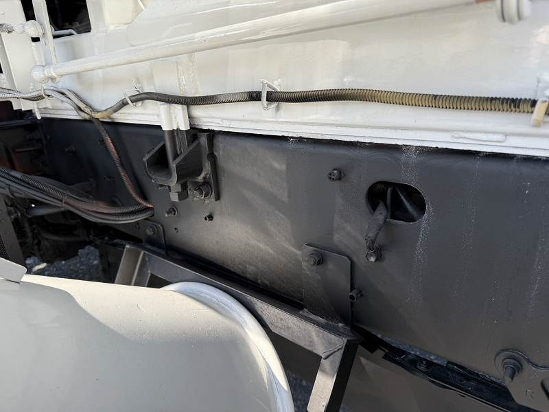 レンジャー増トン新明和製ミキサー車電動スランプガード付|中古トラックの販売・買取・査定のアイナビ