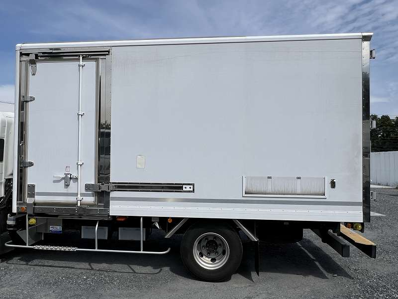 エルフワイドロング矢野特殊保冷バンオートフロア積載3.7t|中古トラックの販売・買取・査定のアイナビ