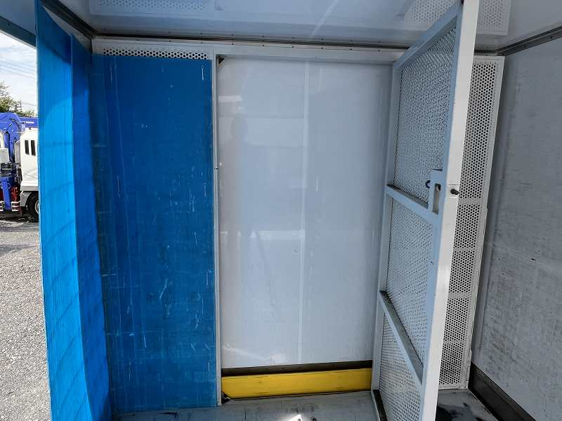 エルフワイドロング矢野特殊保冷バンオートフロア積載3.7t|中古トラックの販売・買取・査定のアイナビ