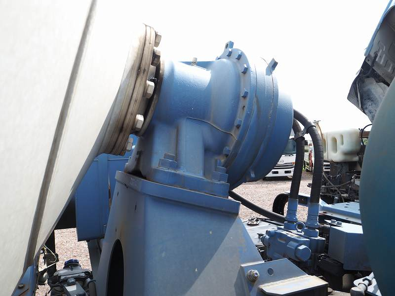 ギガ2デフカヤバ生コンミキサー8.7立米電動スランプガード|中古トラックの販売・買取・査定のアイナビ