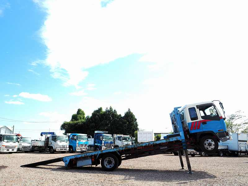 フォワード増トンセルフローダー自動歩みウインチラジコン|中古トラックの販売・買取・査定のアイナビ