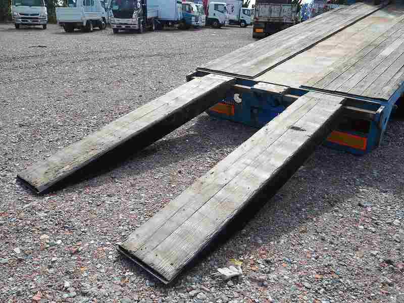 フォワード増トンセルフローダー自動歩みウインチラジコン|中古トラックの販売・買取・査定のアイナビ