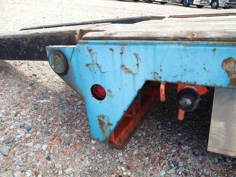 フォワード増トンセルフローダー自動歩みウインチラジコン|中古トラックの販売・買取・査定のアイナビ