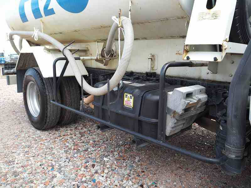 いすゞエルフ極東PTO式散水車前後散水4KLワイド幅積載4t|中古トラックの販売・買取・査定のアイナビ