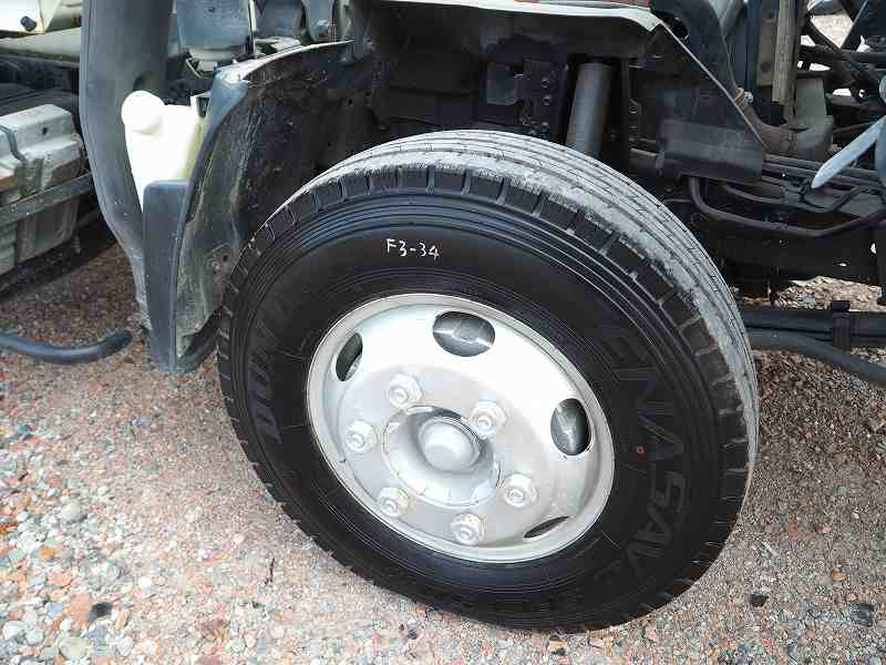 いすゞエルフ極東PTO式散水車前後散水4KLワイド幅積載4t|中古トラックの販売・買取・査定のアイナビ