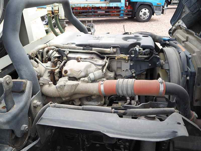 いすゞエルフ極東PTO式散水車前後散水4KLワイド幅積載4t|中古トラックの販売・買取・査定のアイナビ