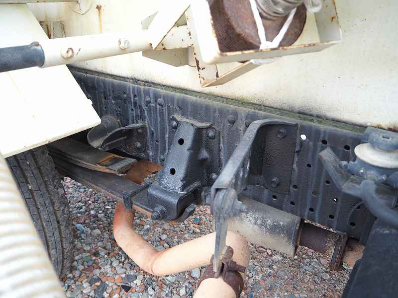 いすゞエルフ極東PTO式散水車前後散水4KLワイド幅積載4t|中古トラックの販売・買取・査定のアイナビ