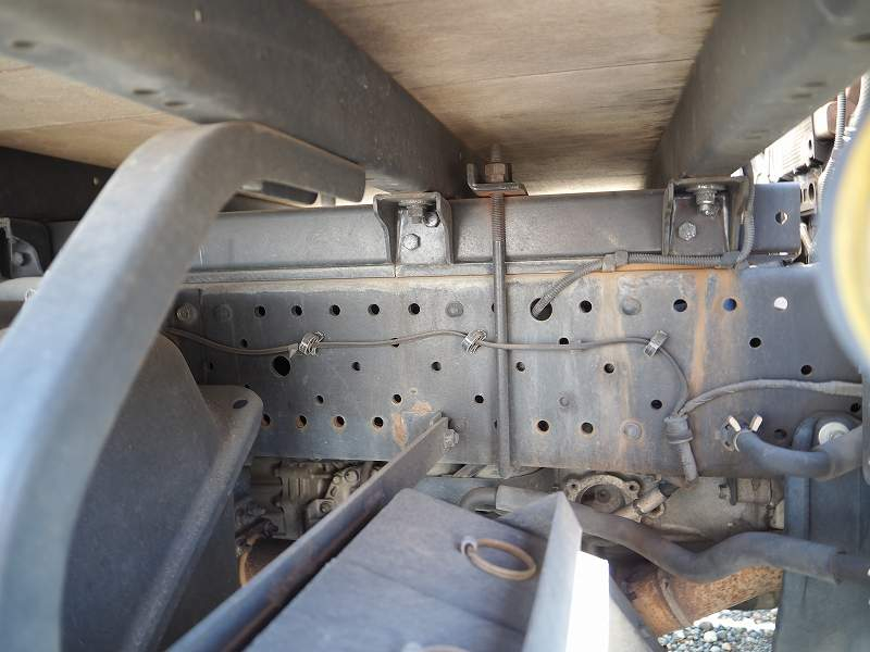 いすゞエルフ標準ショート10尺アルミバン垂直式パワーゲート|中古トラックの販売・買取・査定のアイナビ