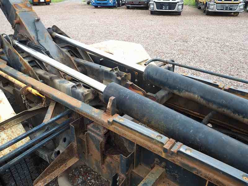 レンジャー増トン新明和アームロールツインホイストベッド付|中古トラックの販売・買取・査定のアイナビ