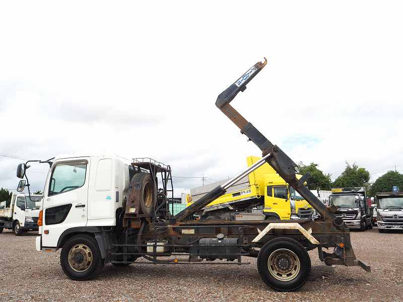 レンジャー増トン新明和アームロールツインホイストベッド付|中古トラックの販売・買取・査定のアイナビ