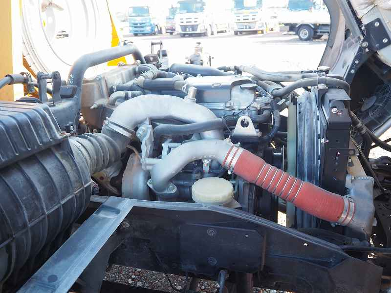 いすゞフォワード新明和ミキサー車3立米電動スランプガード|中古トラックの販売・買取・査定のアイナビ