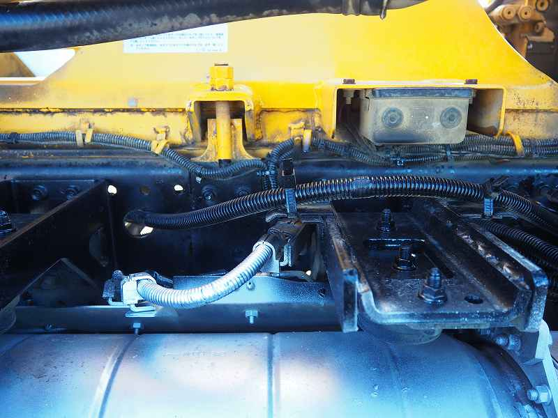 いすゞフォワード新明和ミキサー車3立米電動スランプガード|中古トラックの販売・買取・査定のアイナビ