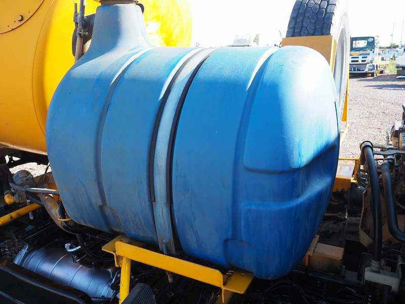 いすゞフォワード新明和ミキサー車3立米電動スランプガード|中古トラックの販売・買取・査定のアイナビ