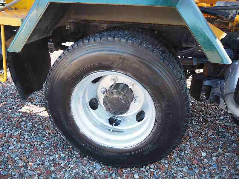 いすゞフォワード新明和ミキサー車3立米電動スランプガード|中古トラックの販売・買取・査定のアイナビ