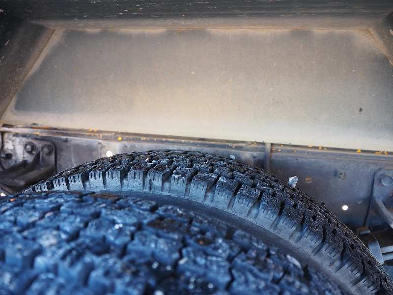 いすゞフォワード新明和ミキサー車3立米電動スランプガード|中古トラックの販売・買取・査定のアイナビ