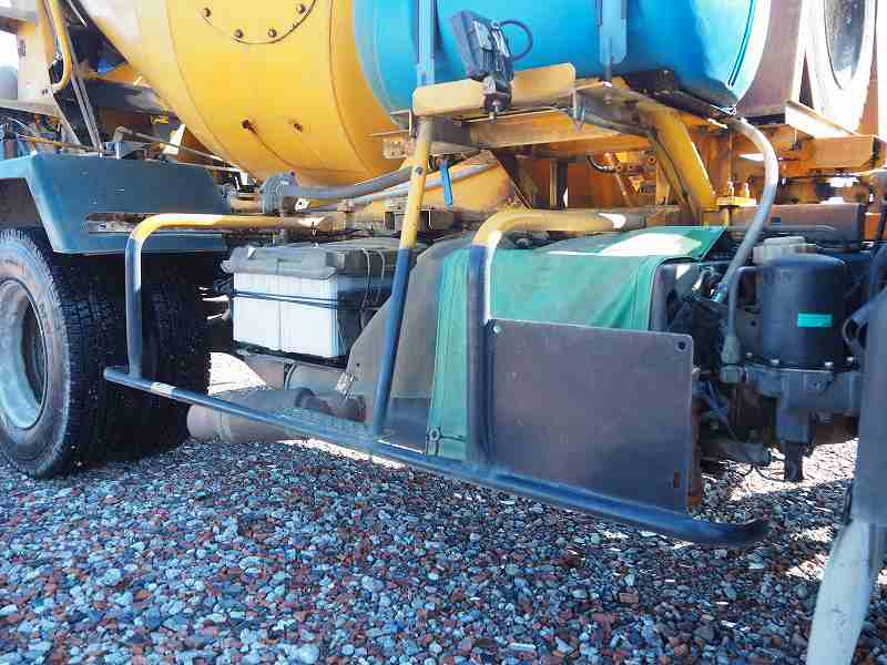 フォワード新明和製ミキサー車3.2立米電動スランプガード|中古トラックの販売・買取・査定のアイナビ