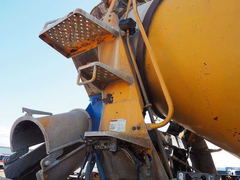 フォワード新明和製ミキサー車3.2立米電動スランプガード|中古トラックの販売・買取・査定のアイナビ