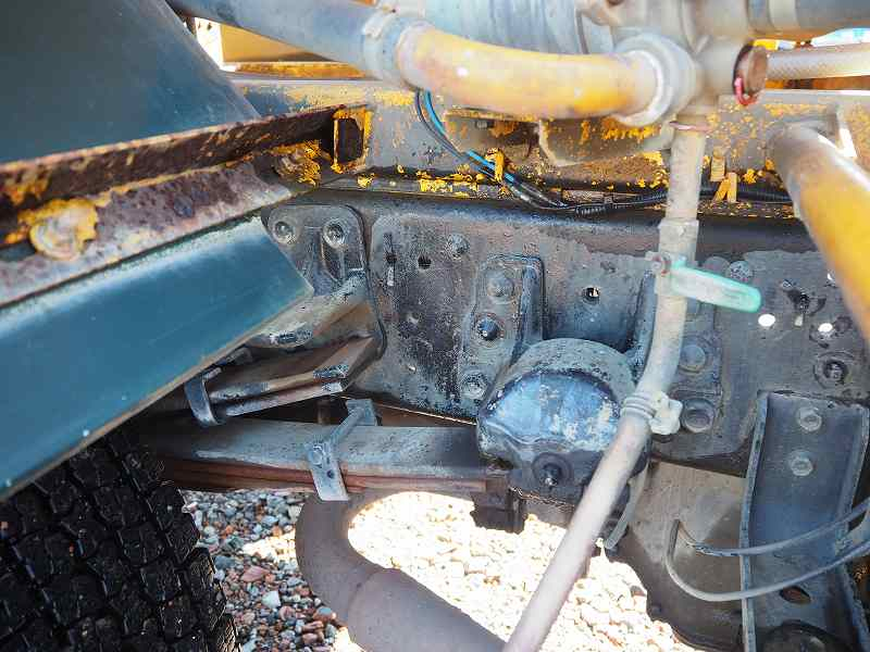 フォワード新明和製ミキサー車3.2立米電動スランプガード|中古トラックの販売・買取・査定のアイナビ