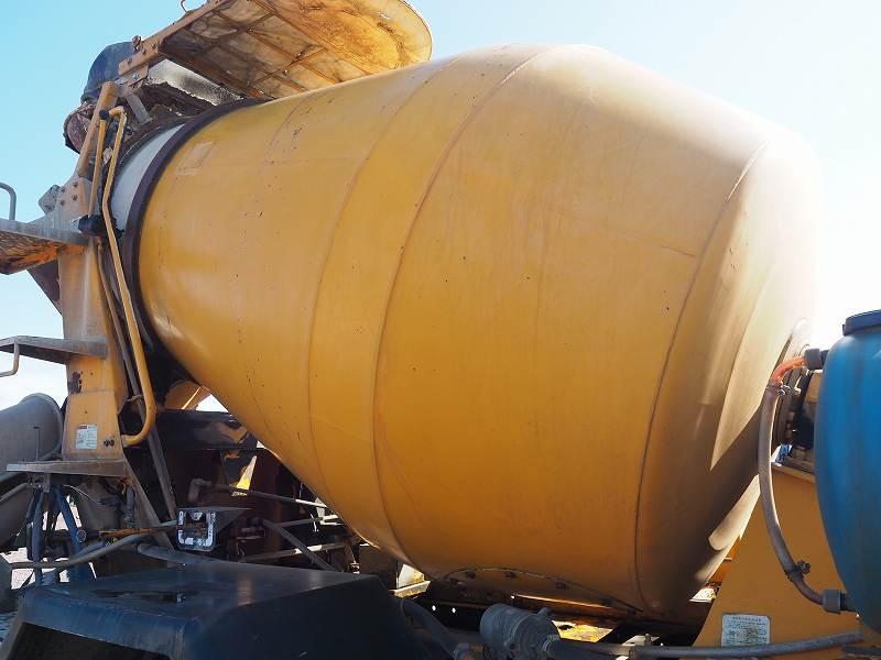 フォワード新明和製ミキサー車3.2立米電動スランプガード|中古トラックの販売・買取・査定のアイナビ