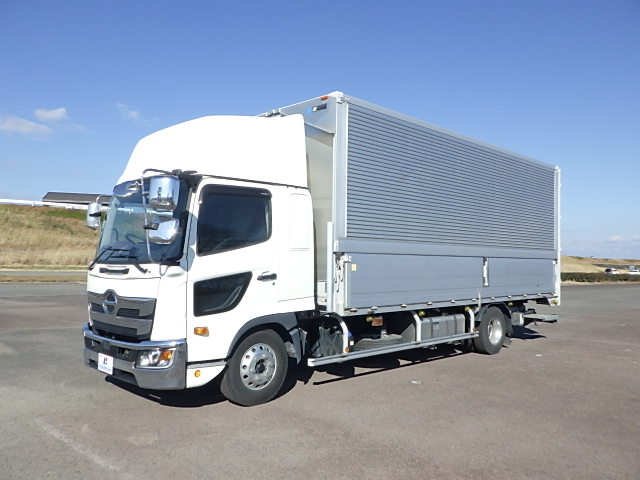 日野令和1年☆中間ワイド4tアルミウイング☆格納ゲート付|中古トラックの販売・買取・査定のアイナビ