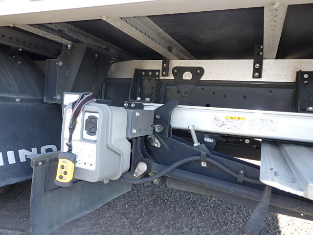 日野令和1年☆中間ワイド4tアルミウイング☆格納ゲート付|中古トラックの販売・買取・査定のアイナビ