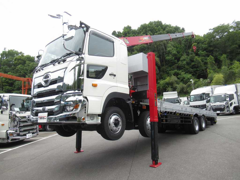 4軸低床 ユニック 4段 ウィンチ ヤハタⅬ865 後輪エアサス|中古トラックの販売・買取・査定のアイナビ