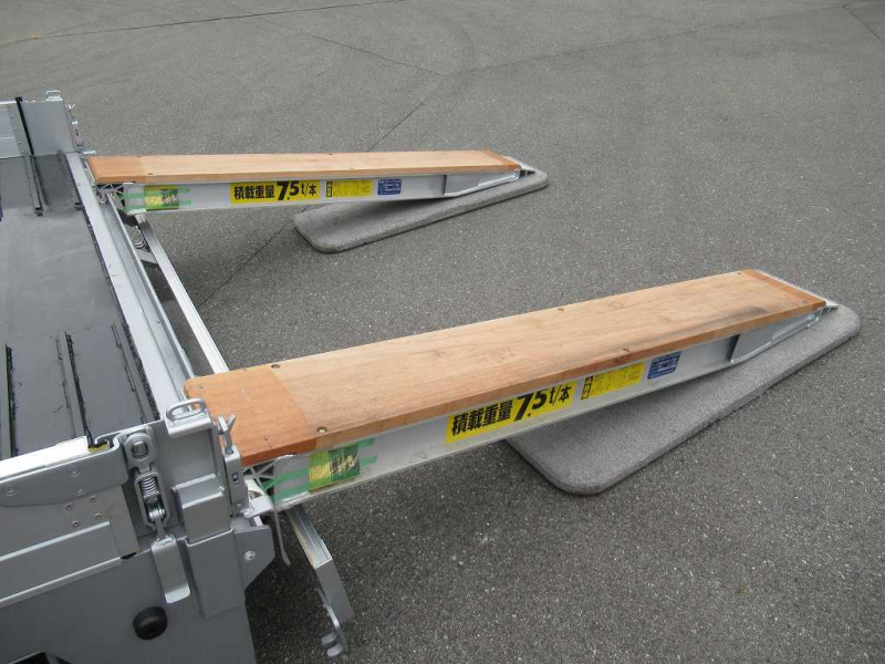 4軸低床 ユニック 4段 ウィンチ ヤハタⅬ865 後輪エアサス|中古トラックの販売・買取・査定のアイナビ