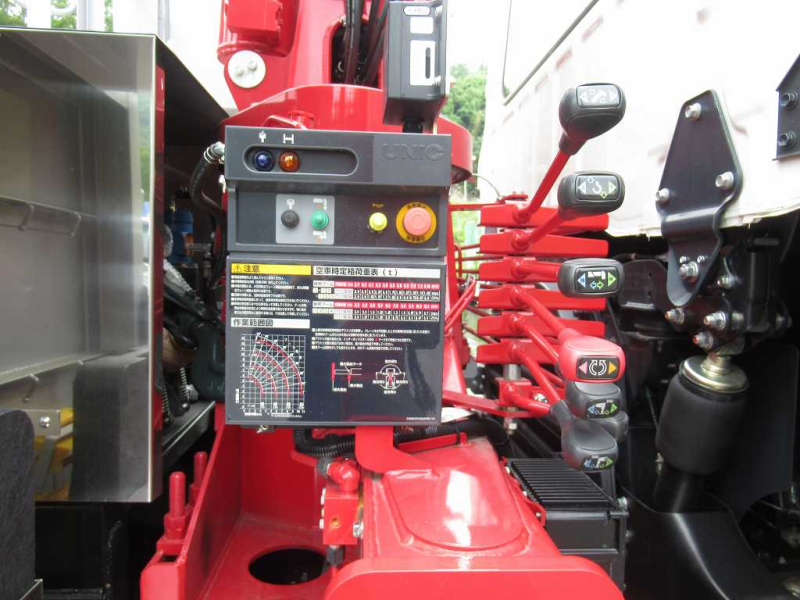 4軸低床 ユニック 4段 ウィンチ ヤハタⅬ865 後輪エアサス|中古トラックの販売・買取・査定のアイナビ