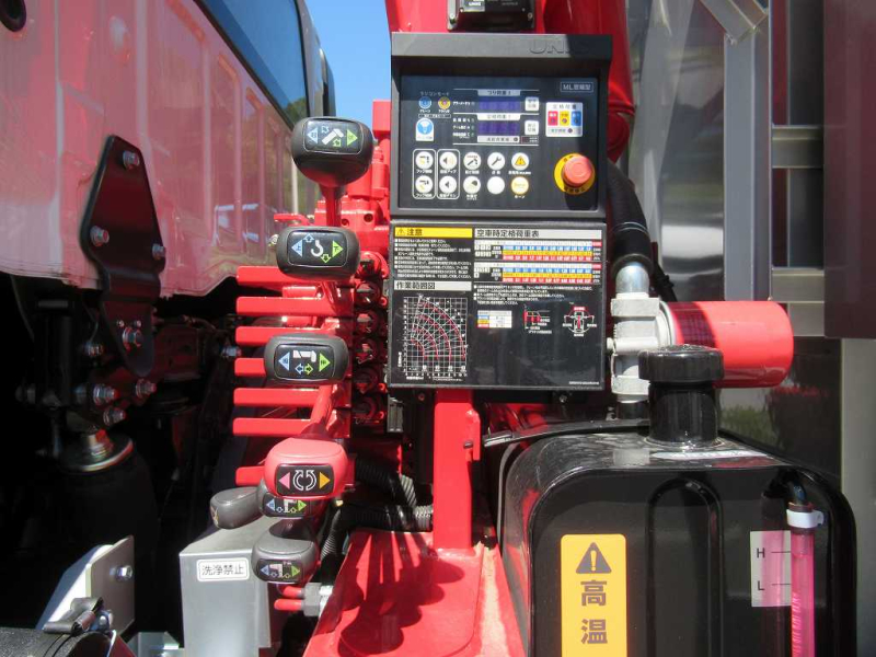 4軸低床 ユニック 4段 アルミブロック5方開 後輪エアサス|中古トラックの販売・買取・査定のアイナビ