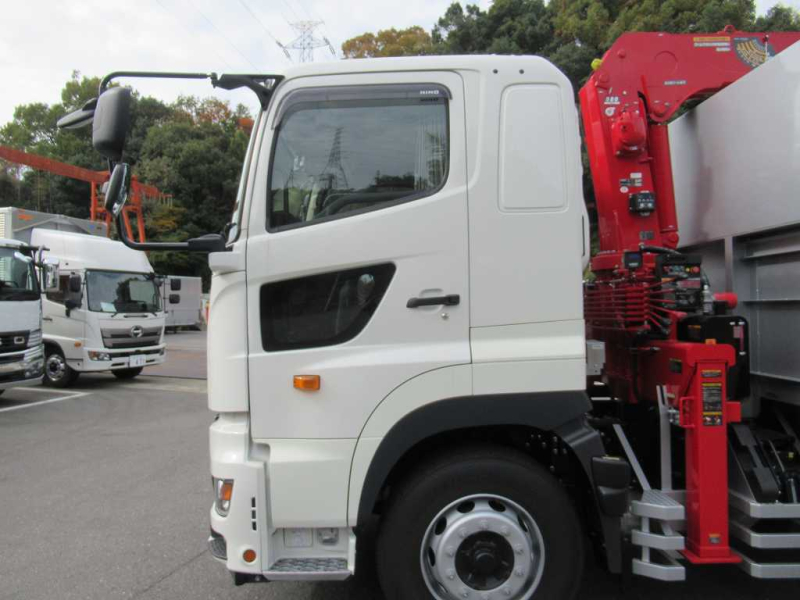 未使用 3軸高床 2デフ 積載12.5t ユニック4段 380PS 7速|中古トラックの販売・買取・査定のアイナビ