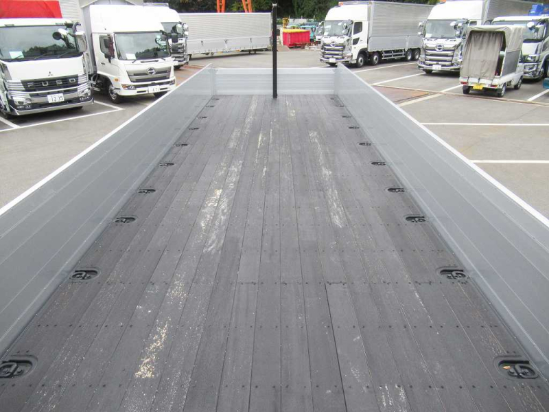 未使用 3軸高床 2デフ 積載12.5t ユニック4段 380PS 7速|中古トラックの販売・買取・査定のアイナビ