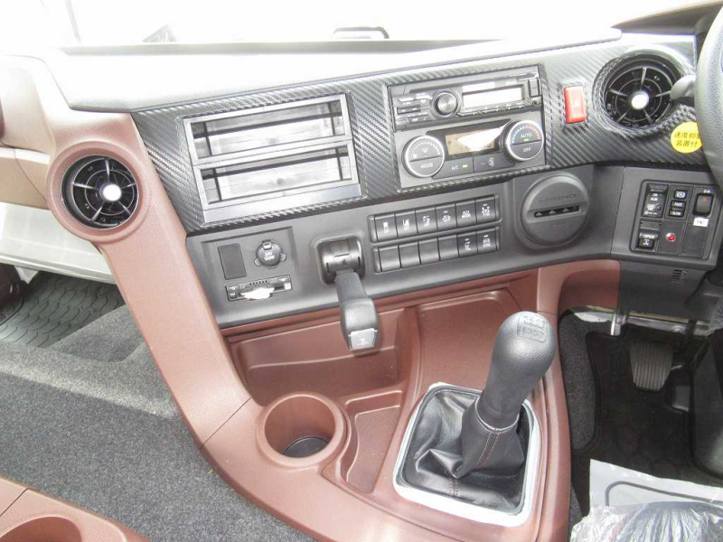 未使用 3軸高床 2デフ 積載12.5t ユニック4段 380PS 7速|中古トラックの販売・買取・査定のアイナビ