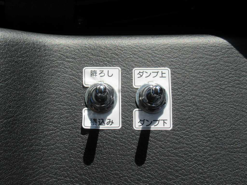 R7未使用極東製フックロールR/C付220PS6速ベッドレス|中古トラックの販売・買取・査定のアイナビ