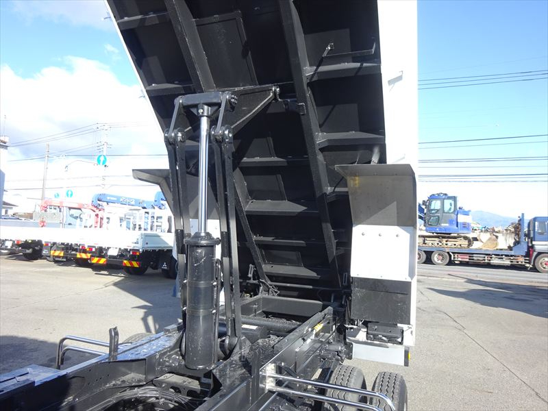 ステン深ダンプ リア下開き 水密 未使用|中古トラックの販売・買取・査定のアイナビ