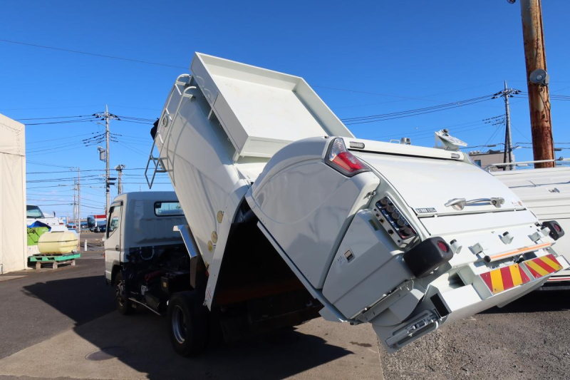 ワイド幅 巻き込みパッカー車 極東製6.2立米 積載3100kg|中古トラックの販売・買取・査定のアイナビ