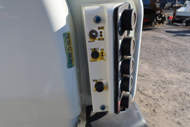 ワイド幅 巻き込みパッカー車 極東製6.2立米 積載3100kg|中古トラックの販売・買取・査定のアイナビ