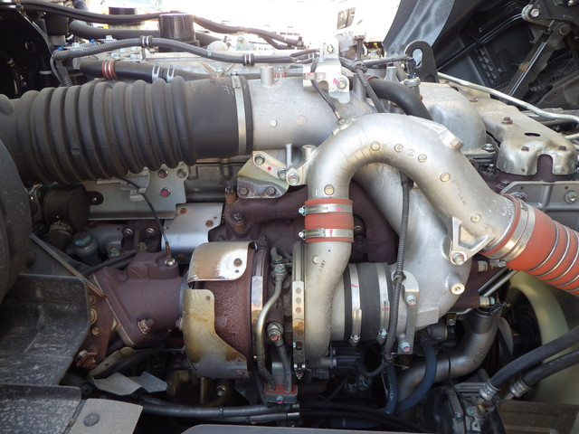 イスズ2PG-CYL77Cアルミウィング10t超燃タン300L+300L|中古トラックの販売・買取・査定のアイナビ